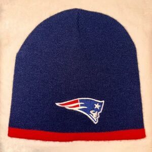 Unisex Knit New England Patriots Beanie — Blue w/ Red Detail